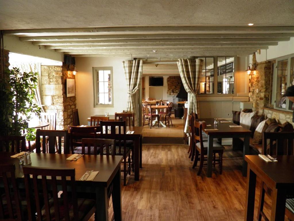 The Talbot Inn Eynsham Kültér fotó