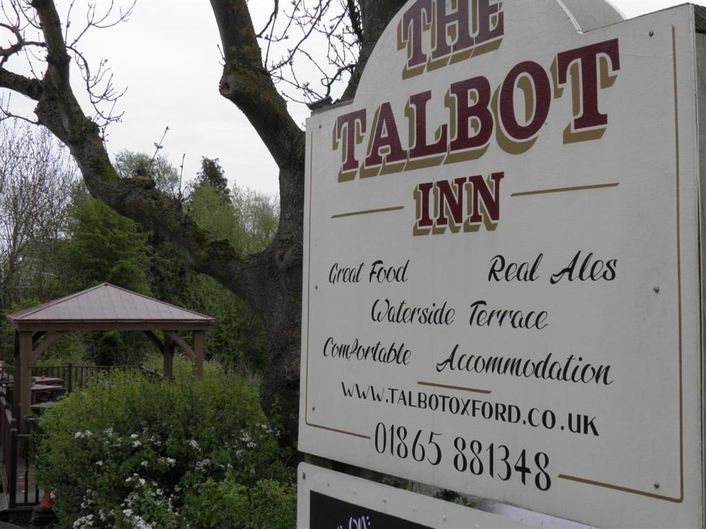The Talbot Inn Eynsham Kültér fotó