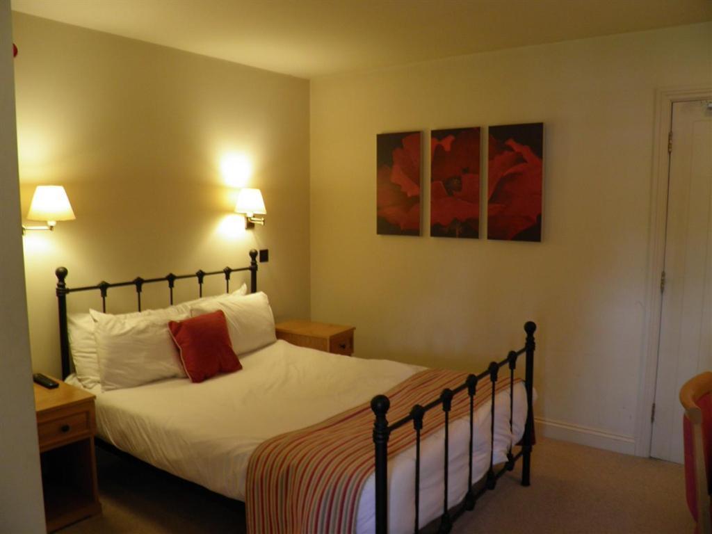 The Talbot Inn Eynsham Kültér fotó